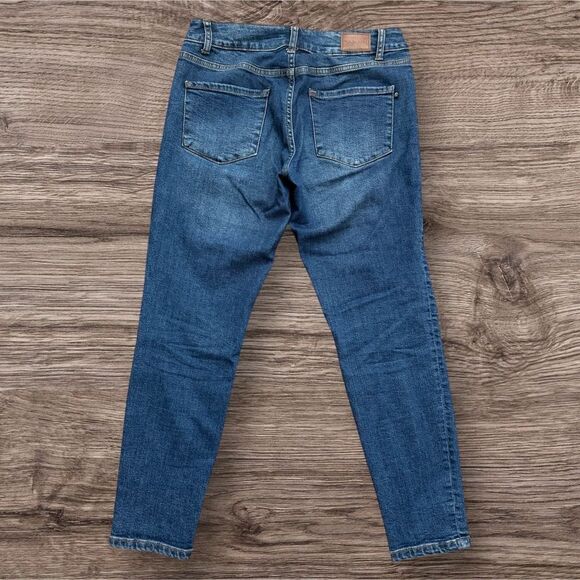 Tahari Kelly Classic Skinny Blue Skinny Jeans with Modern Tapered Fit - Picture 2 of 7